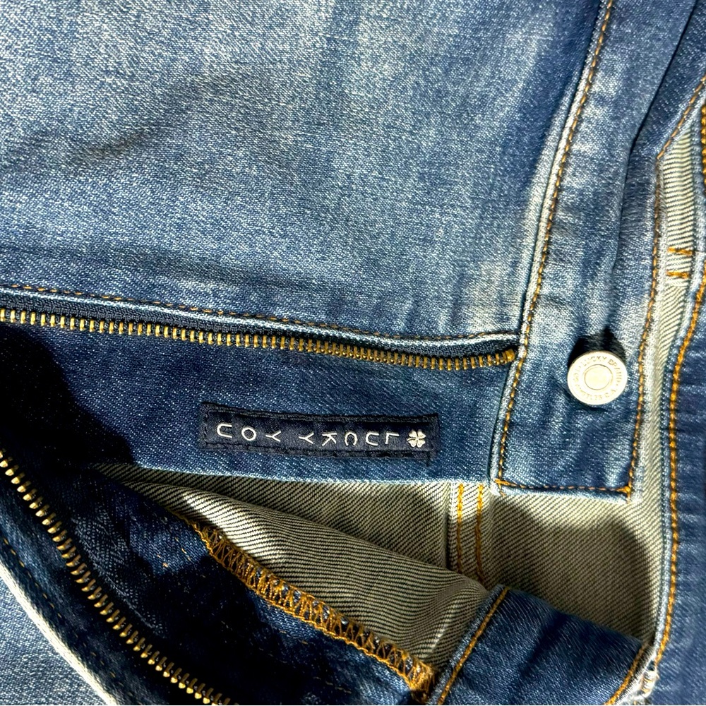 50/30 Lucky Brand Jeans worn 1 time.